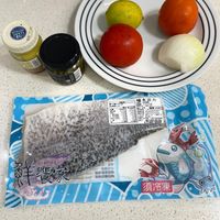 可能是豆腐、煙燻鮭魚和文字的圖像