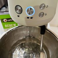 可能是泡茶器和文字的圖像