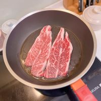 可能是顯示的文字是「 JURA KURA 」的圖像