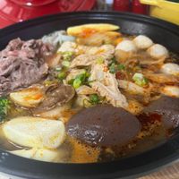 可能是火鍋、拉麵和麵的圖像