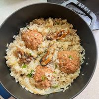 可能是北非小米飯、炒飯、印度香料飯和西班牙大鍋飯的圖像