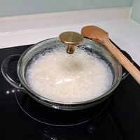 可能是粥和木湯匙的圖像