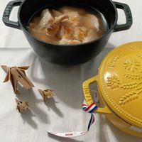 可能是豆腐、麵、粥、義大利麵和文字的圖像