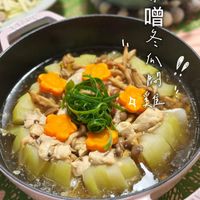 可能是‎拉麵和‎顯示的文字是「‎味 赠 冬 /// ኮዳ 日美庭 ר3‎ 」‎‎ 的圖像