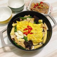 可能是火鍋、豆腐和文字的圖像