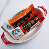 可能是炒麵、拉麵、豆腐和文字的圖像