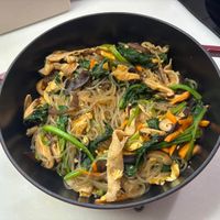 可能是麵、香菇和豆腐的圖像