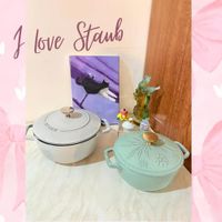 可能是‎顯示的文字是「 ‎I love Staub يه STIUB‎ 」‎的圖像