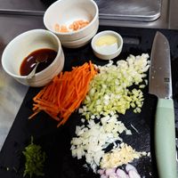 可能是食物和刀的圖像