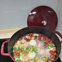 可能是火鍋、豆腐、粥和拉麵的圖像