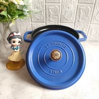 可能是顯示的文字是「 COCOTTE STAUL ١ AU 」的圖像