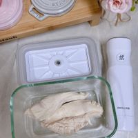 可能是顯示的文字是「 STAUD ยกพร SUUIS 士 m ZWILLING ZW 」的圖像
