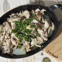 可能是豆腐和顯示的文字是「 IStaub 1 Staub Staub 」的圖像