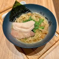 可能是水波蛋、拉麵和文字的圖像