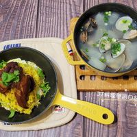 可能是粥、豆腐、燉小牛膝和文字的圖像