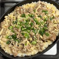 可能是炒飯和香菇的圖像