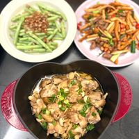 可能是豆腐、香菇和炒麵的圖像