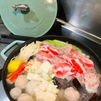 可能是火鍋、起司火鍋和豆腐的圖像