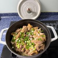 可能是顯示的文字是「 LA GOOOTTE COCOTTE STAUD e 」的圖像