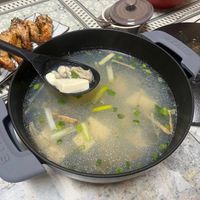 可能是‎豆腐和‎顯示的文字是「 ‎STADE בגעתנ SUTES‎ 」‎‎ 的圖像