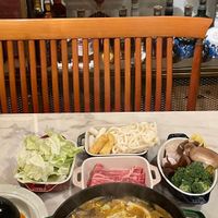 可能是麵、火鍋和起司火鍋的圖像