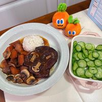可能是肉排和文字的圖像