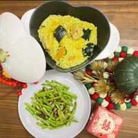 可能是豆腐、西班牙大鍋飯、炒飯和北非小米飯的圖像