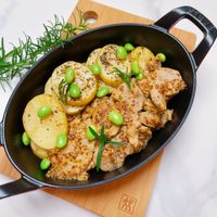 可能是豆煮玉米、燉小牛膝和文字的圖像