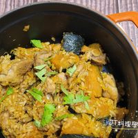 可能是燉小牛膝和文字的圖像