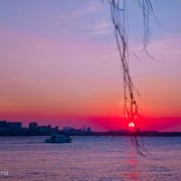 可能是船、地平線和暮光的圖像