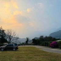 可能是地平線、雲和霧的圖像
