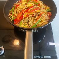 可能是炒麵、義大利麵和拉麵的圖像