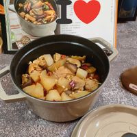 可能是火鍋、豆腐和文字的圖像