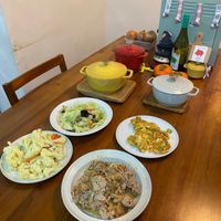 可能是義大利麵、炒麵、燉小牛膝、牧羊人派和印度香料飯的圖像