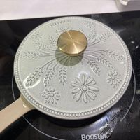 可能是鬆餅機和文字的圖像