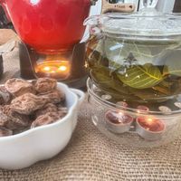 可能是泡茶器和小木犀樹的圖像