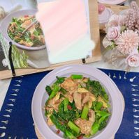 可能是豆腐、炒麵和文字的圖像
