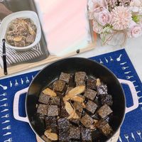 可能是豆腐、香菇和文字的圖像
