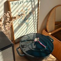 可能是顯示的文字是「 TUZZY TUZZY-MUZZY TUZZY-MUZZY MUZZY OneL across 」的圖像