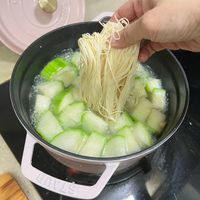 可能是義大利麵和拉麵的圖像