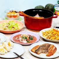 可能是火鍋、炒麵、義大利麵和麵的圖像
