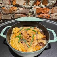 可能是義大利麵、燉小牛膝、拉麵、火鍋和豆腐的圖像