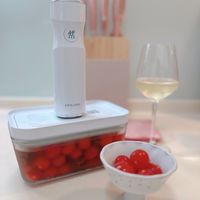 可能是顯示的文字是「茶 芸 ZWILLING 」的圖像
