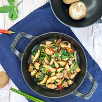 可能是香菇、豆腐、義大利麵和文字的圖像