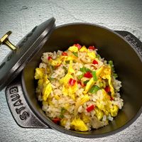 可能是炒飯和西班牙大鍋飯的圖像