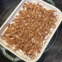 可能是脆皮奶酥蛋糕的圖像