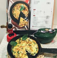 可能是歐姆蛋、豆腐、牧羊人派、肉餡餅和文字的圖像