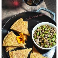 可能是顯示的文字是「 STAUB STAUB งป abloS Ber 2 2025A.R@柏林 2025 A.R＠柏林」的圖像