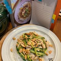 可能是豆腐、炒麵和文字的圖像