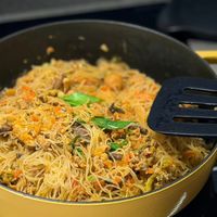 可能是炒麵、炒飯和麵的圖像